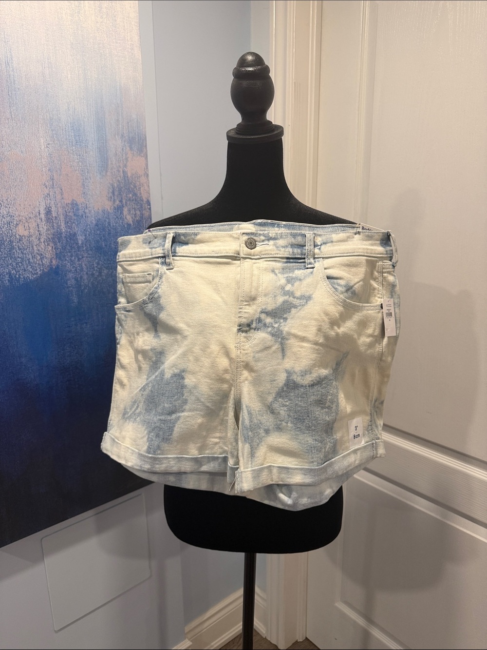 Old Navy Boyfriend Mid Rise Tie-Dye Denim Cotton Shorts — Light Blue & Cream